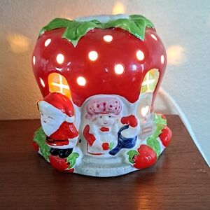 Vintage 1980s Strawberry Shortcake Lighted Ceramic House
